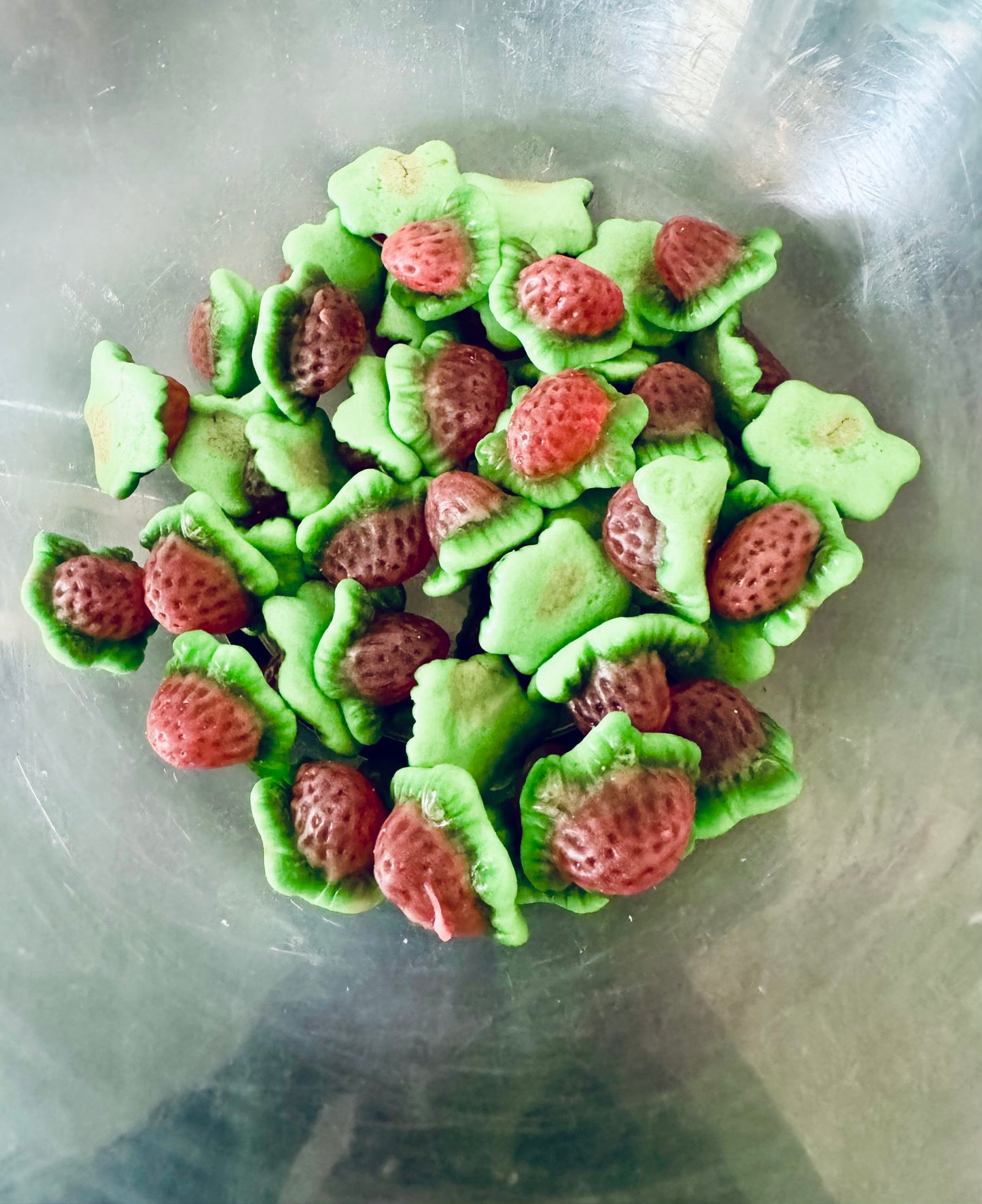 100g jelly filled strawberries (GF)