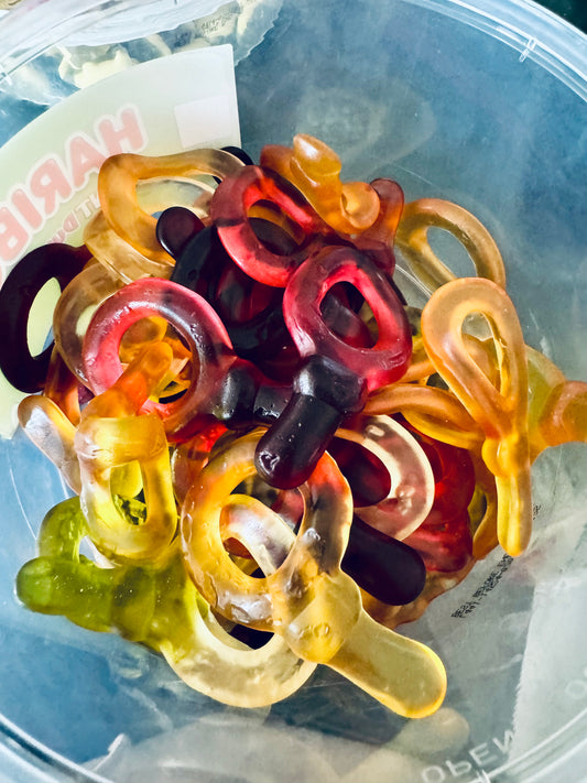 100g giant gummy dummies